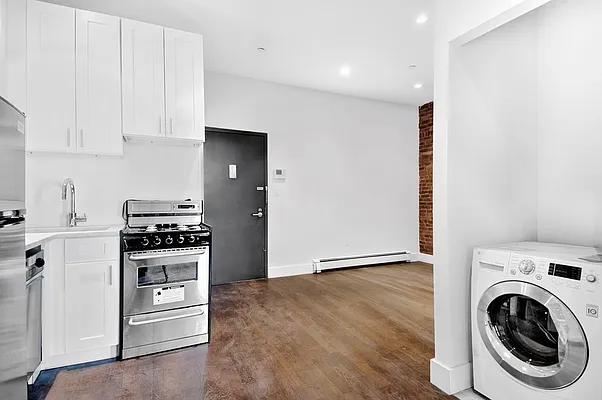 Rented by Douglas Elliman | media 7