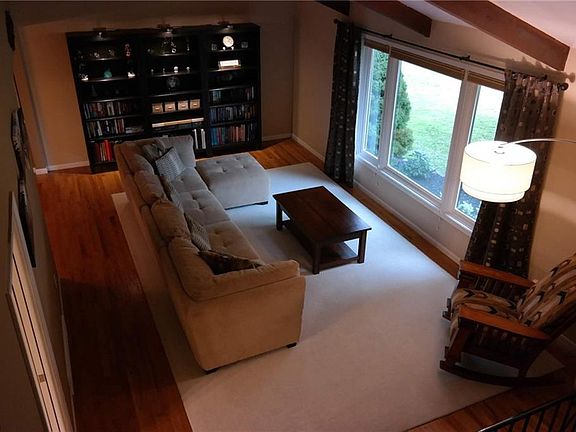 3rd image of 5276 Hickory Dr