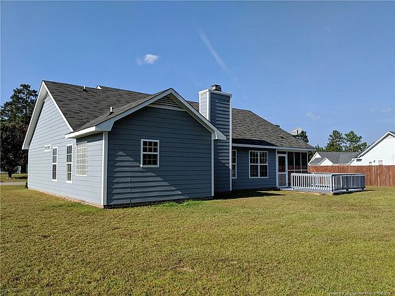 3rd image of 484 Northwoods Dr