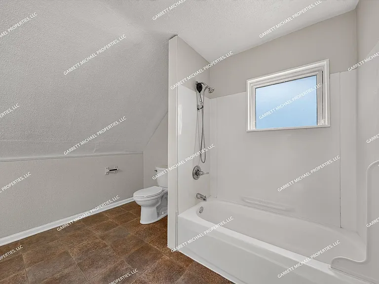 2322 Fordham St — Photo 26