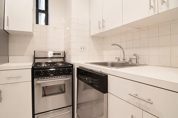 Rented by WAM Partners - William Moses Co. | media 31