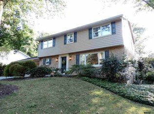 1812 Crestlyn Rd, York, PA 17403