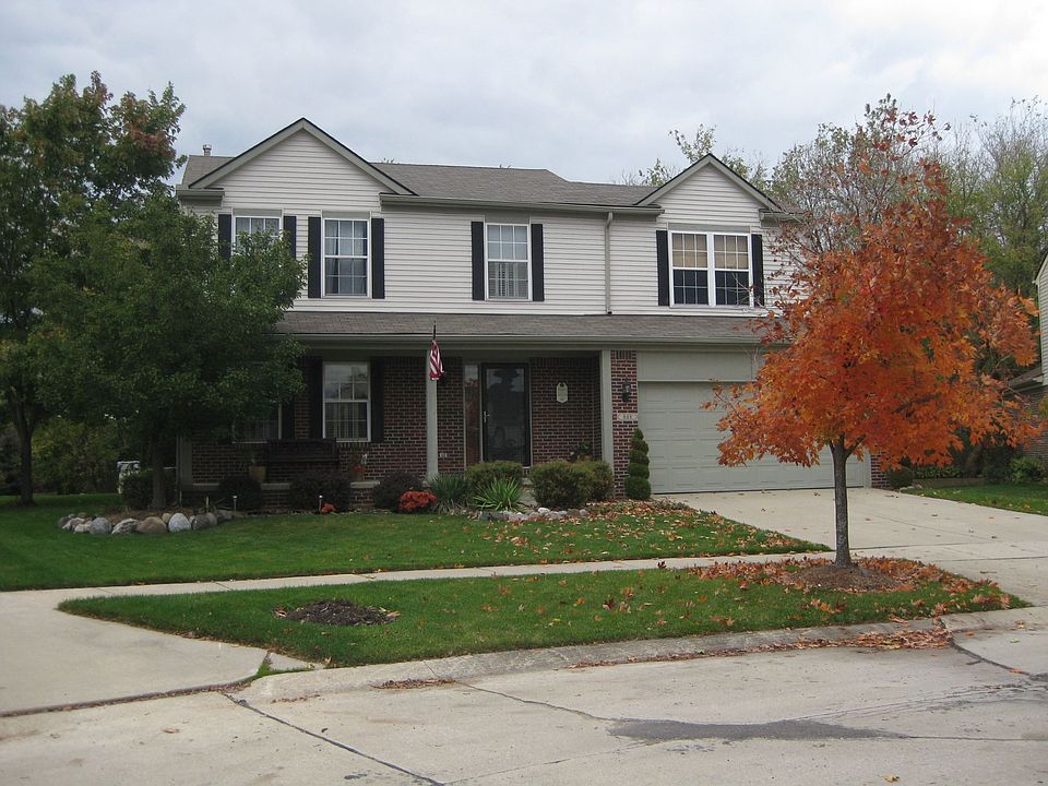 1st image of 848 Wildwood Ln #33
