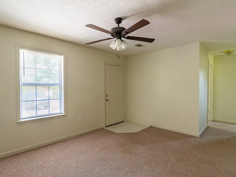 206 6th Ave #1 — Photo 3