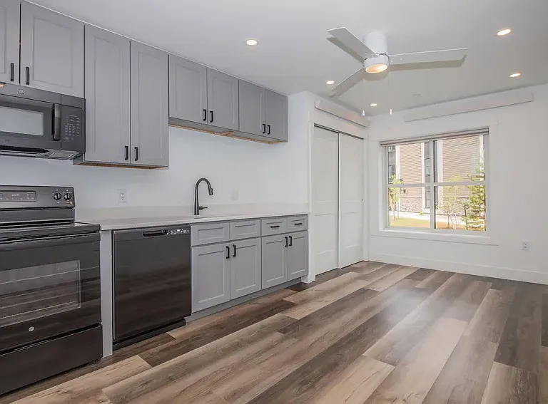 The Midland Apartments — Photo 5