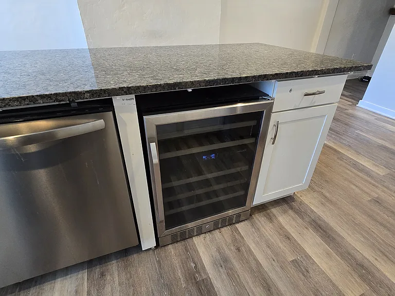 479 Norton St — Photo 7