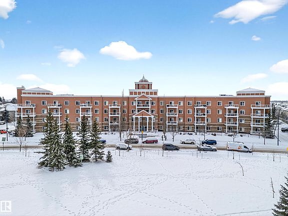 3rd image of 263 Macewan Rd SW #434