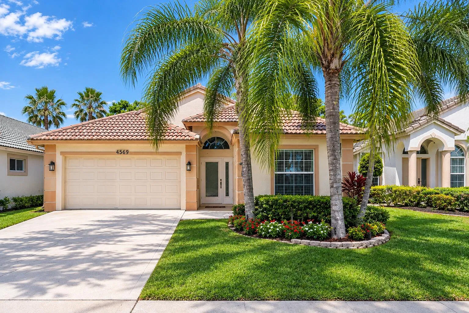 3 bed, 2.0 bath, 1325 sqft, $3,000 — Photo 2