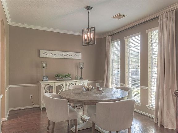 5th image of 2930 Wickwood Dr