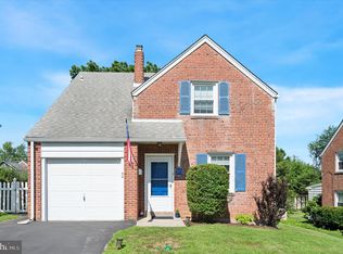 313 Edgemore Rd, Secane, PA 19018