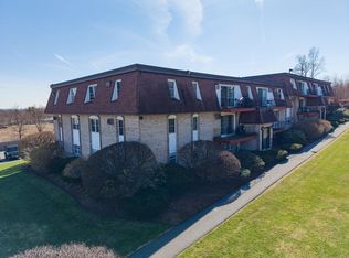 24 Williamsburg Ct Unit 21, Shrewsbury, MA 01545