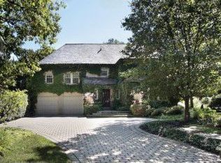 130 S Deere Park Dr, Highland Park, IL 60035