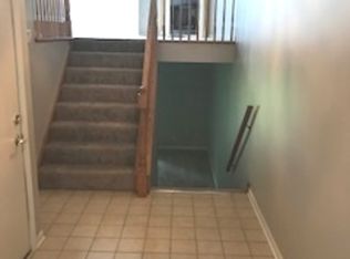 1020 Viewpoint Dr, Lake In The Hills, IL 60156