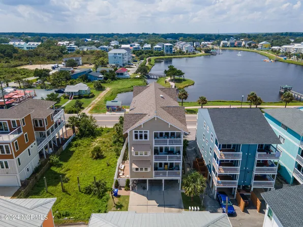 608 Carolina Beach Avenue S Apt 201, Carolina Beach, NC 28428