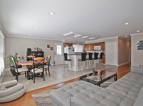5th image of 318 N Ashbury Ave