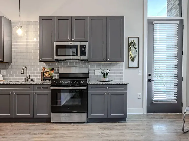 Ogden Apartments — Photo 10