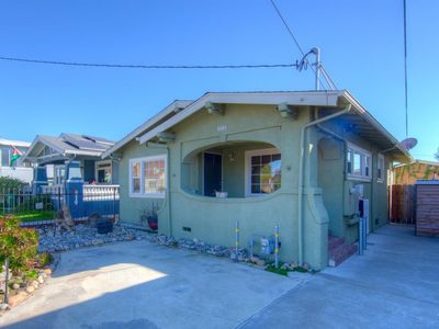 2718 Seminary Ave, Oakland, CA, 94605