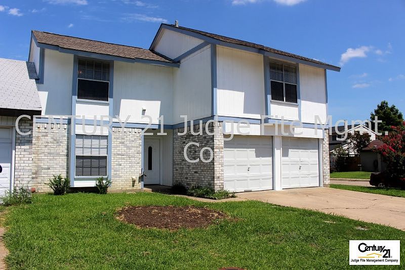 1st image of 2922 Birchbrook St