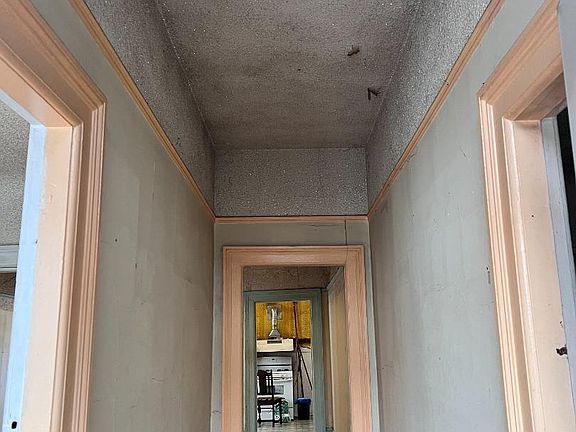 5th image of 1450 S Van Ness Ave