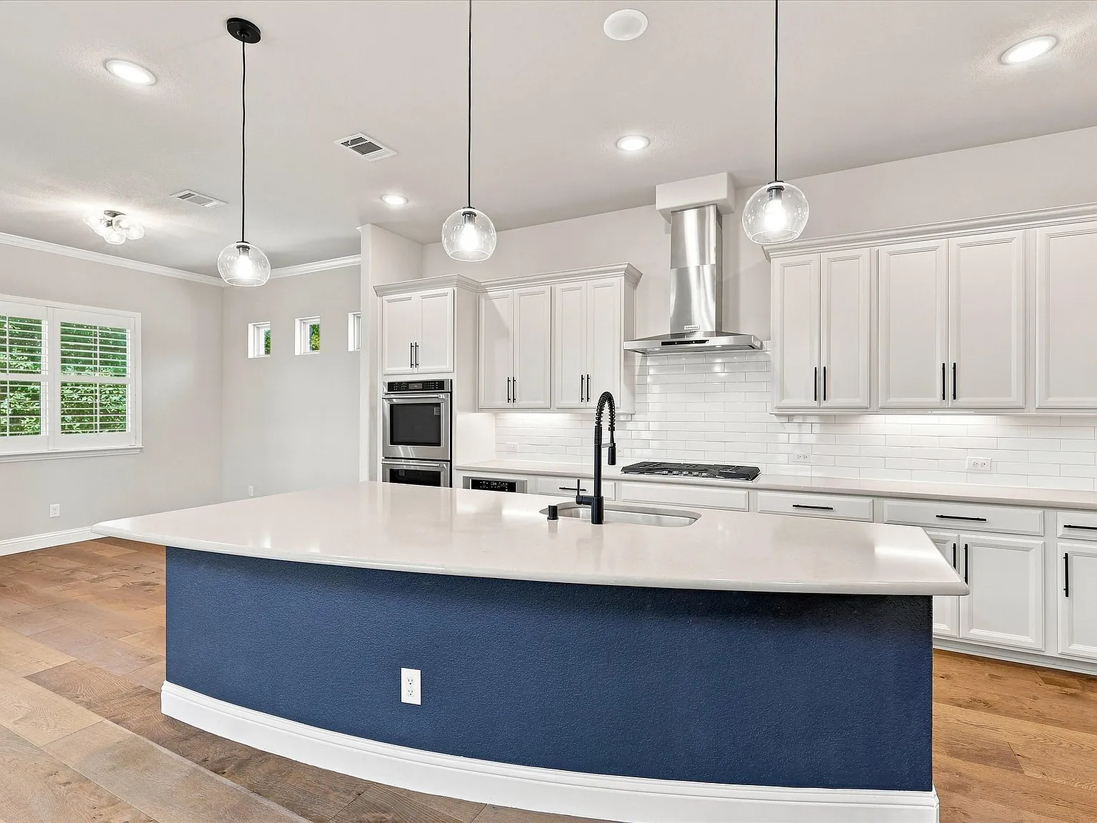316 Julia Ln — Photo 3