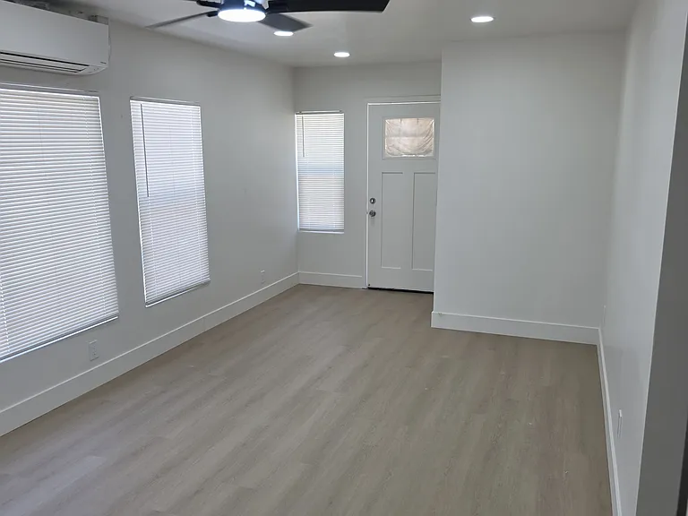 424 B St #8 — Photo 8