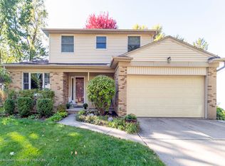 1945 Riveria Dr, East Lansing, MI 48823