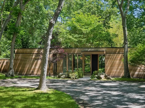 137 Copeces Ln, East Hampton, NY 11937