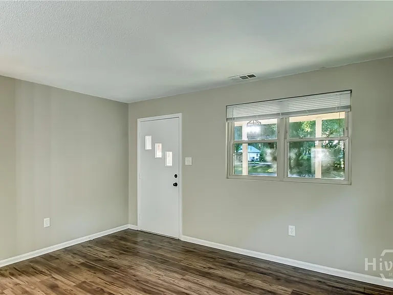 8618 Ferguson Ave — Photo 4