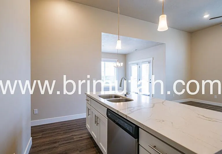 4645 S Locust Ln #10 — Photo 9