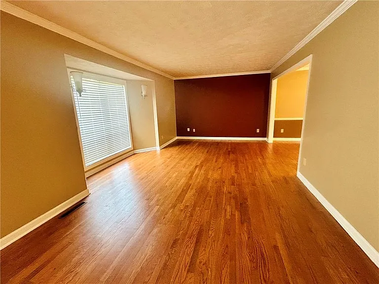 2100 Old Forge Way — Photo 2