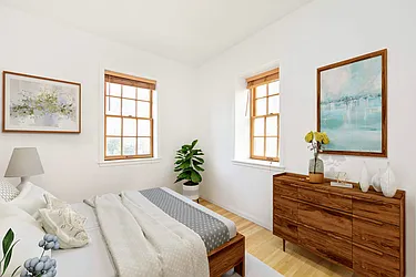 Rented by R New York