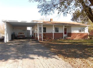 307 Meadow Ln, Maysville, MO 64469