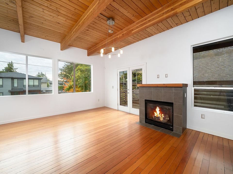 Second-floor living room