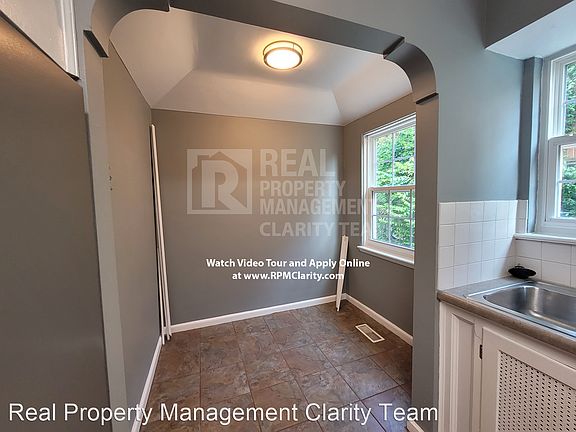 5th image of 2736 Powhattan Pkwy
