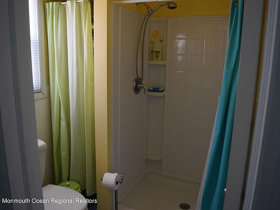 5th image of 52 Fremont Ave #B5