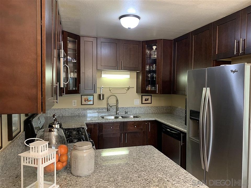 1st image of 2679 Caminito Abeto