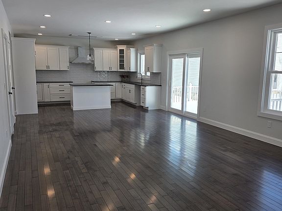 4th image of 3 Cricket Ln #3