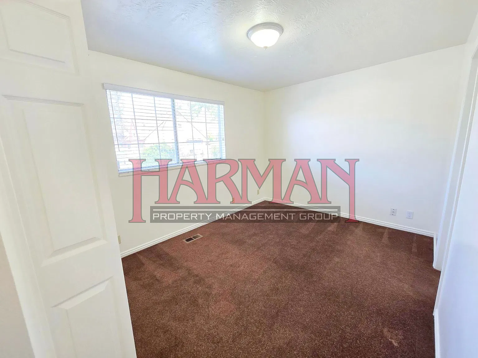 Sterling Court - 1 — Photo 4