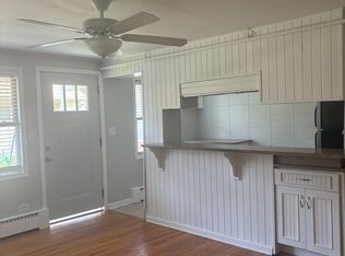 26 E Washington Ave APT 3, Lake Bluff, IL