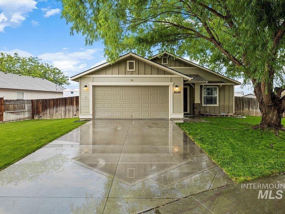1st image of 19548 Cumberland Pl