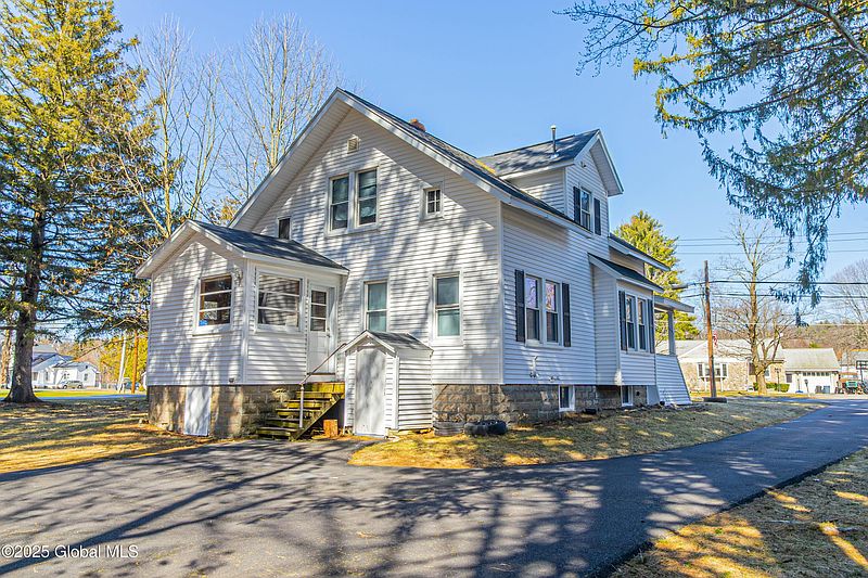 5th image of 216 Consaul Road