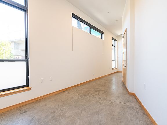3rd image of 9320 SE Woodstock Blvd Suite 101