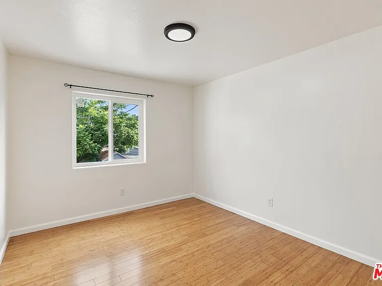 145 E Gage Ave — Photo 11