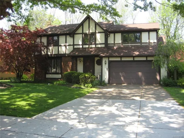 99 Amberwood Dr, Amherst, NY 14228