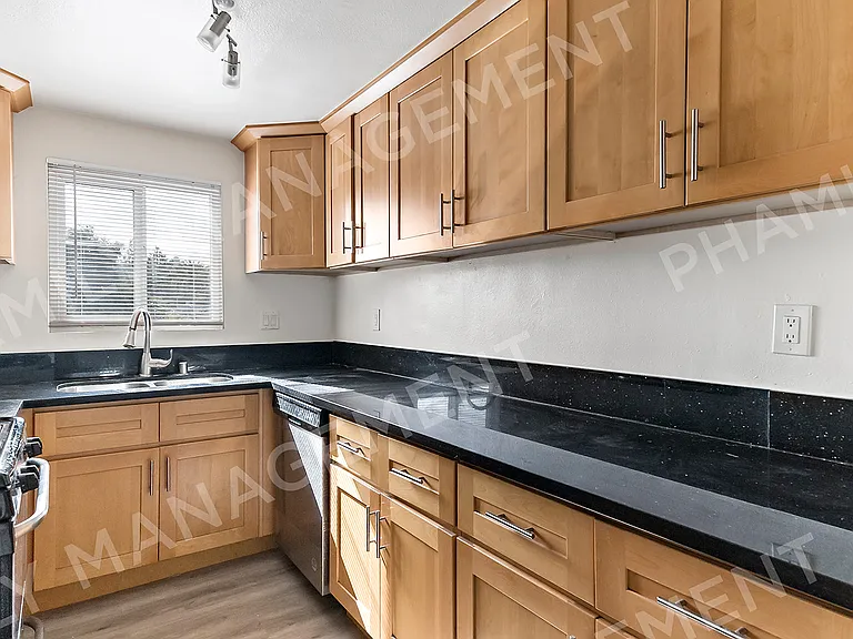 6414 York Blvd #D — Photo 6