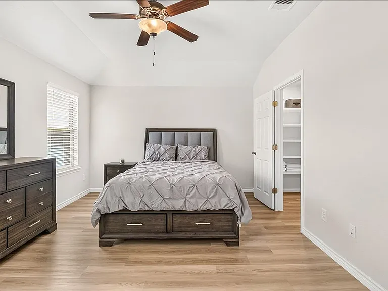 1638 Comfy Way — Photo 17
