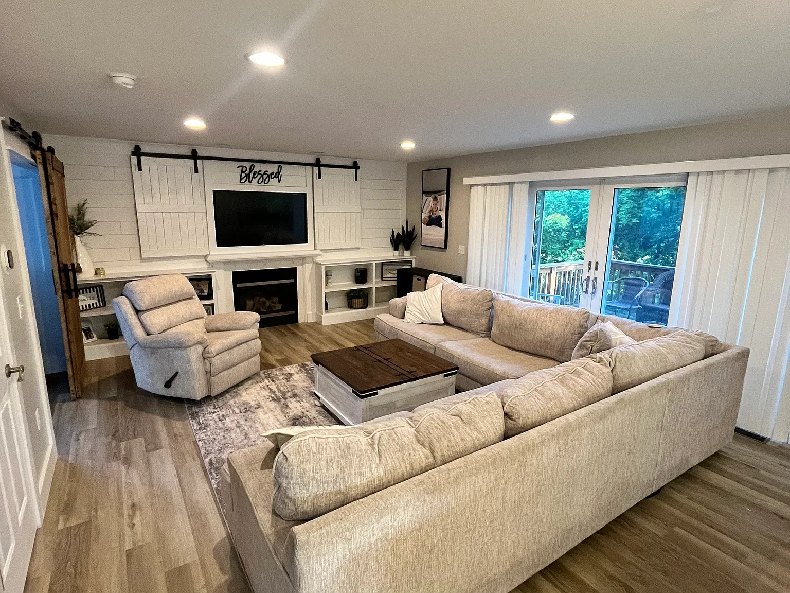3 bed, 2.5 bath, 2289 sqft, $2,790 — Photo 2