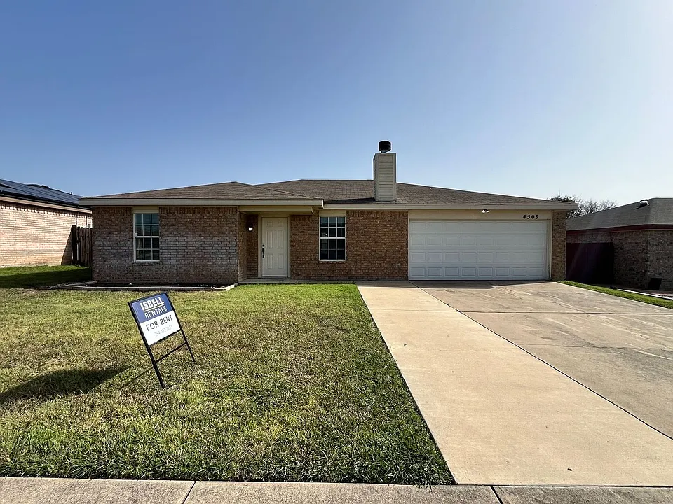 4509 Lloyd Dr