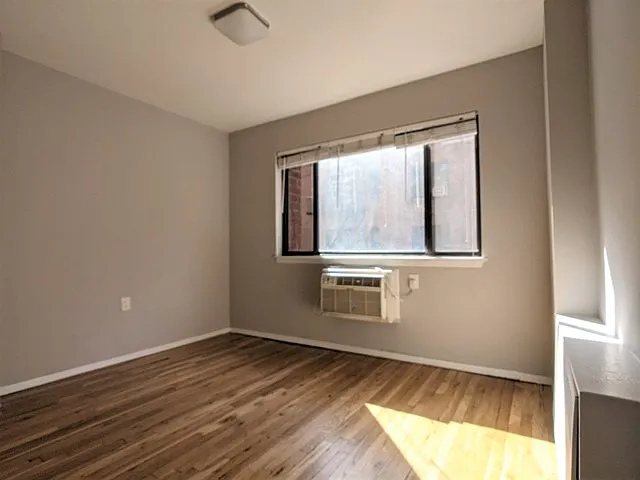 412 W 25th St #5F — Photo 7