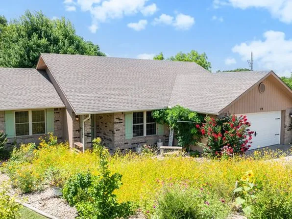 19 Hebrides Dr, Bella Vista, AR 72715